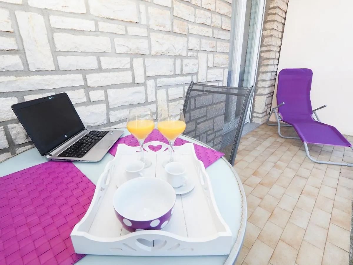 Beach Paradise Apartments  Zadar