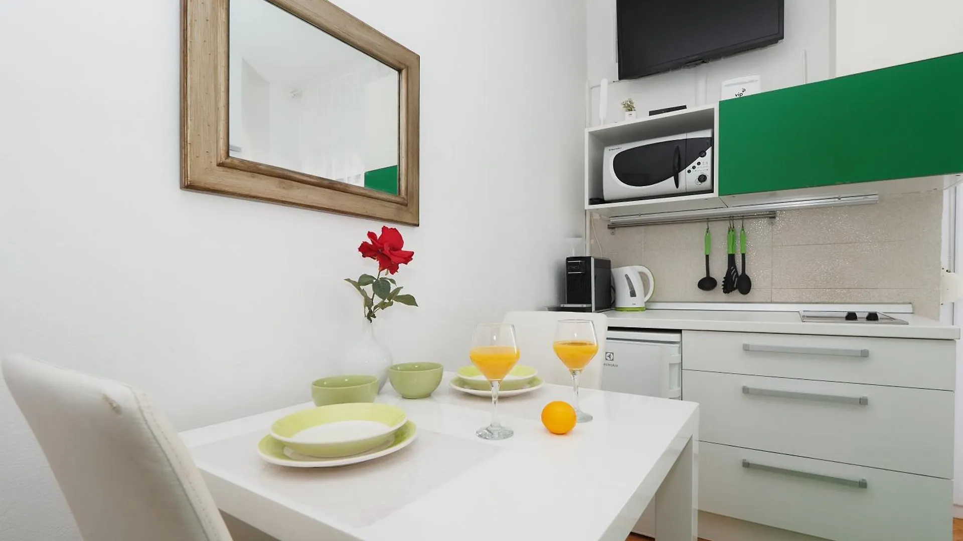 Beach Paradise Apartments